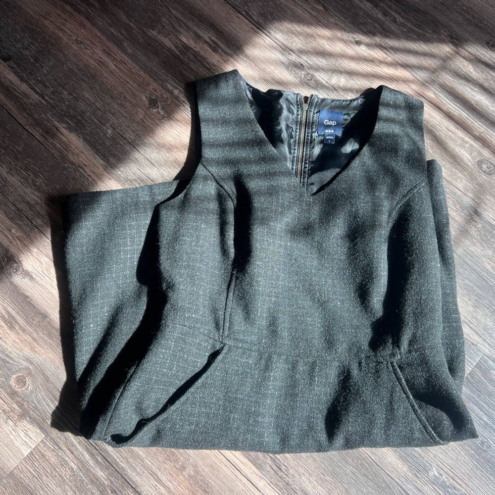Gap Women's Black Sleeveless Dress